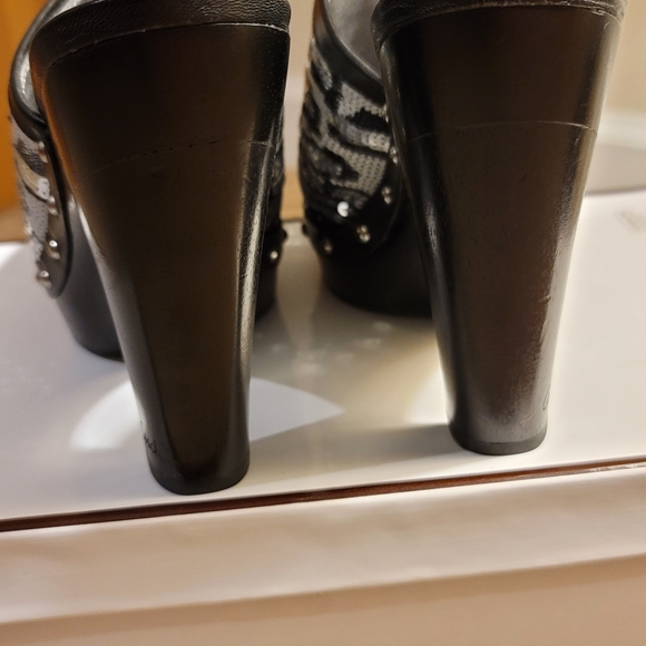 Coach Mules/Clogs Size 8 - Picture 6 of 7